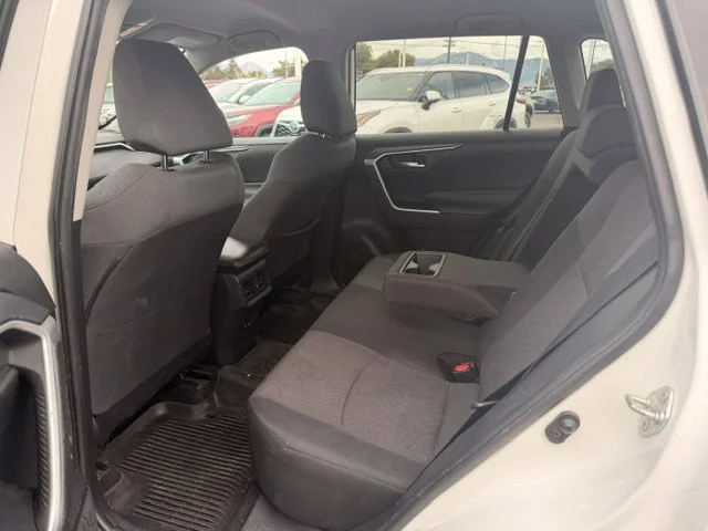 Used 2020 White Toyota XLE image 5