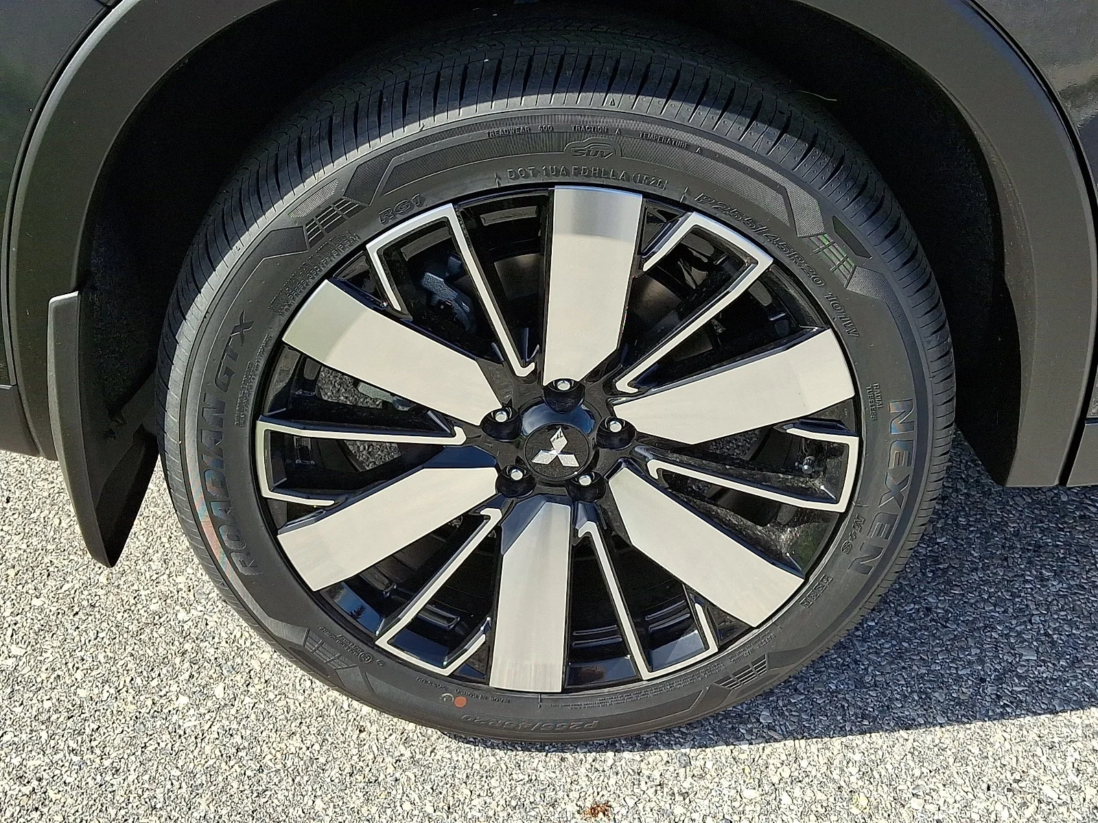 New 2026 Gray Mitsubishi SE image 8