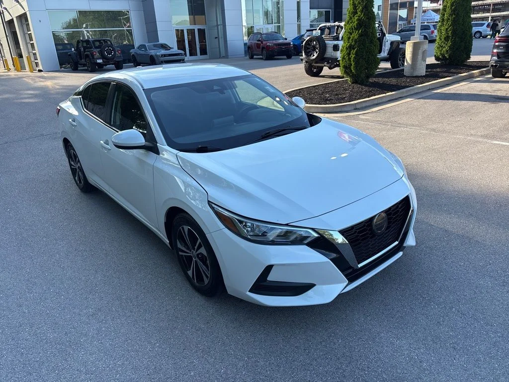 Used 2022 Aspen White Nissan SV image 7