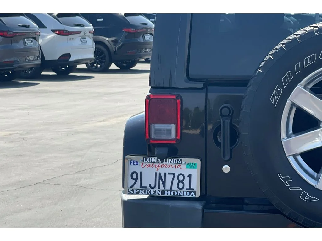 Used 2017 Black Clearcoat Jeep Sahara image 41