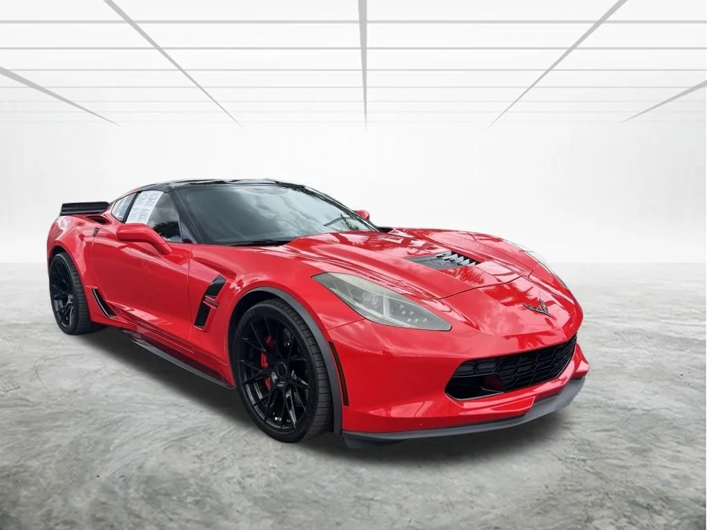 Used 2019 Red Chevrolet Grand Sport image 2