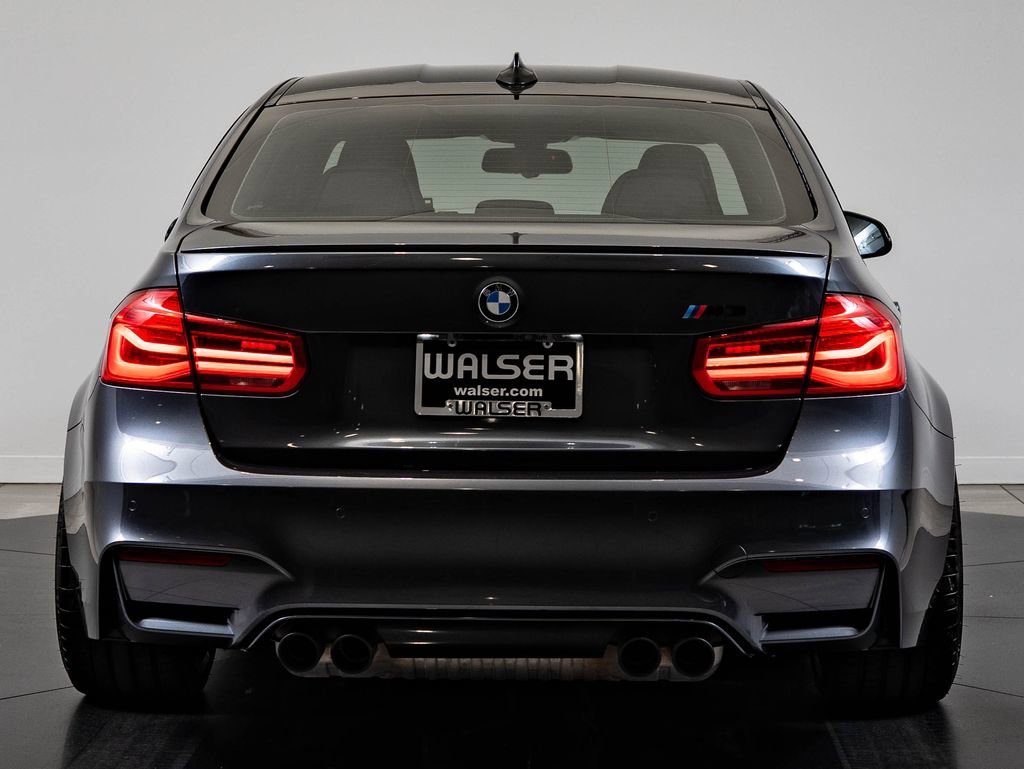 Used 2018 Mineral Gray Metallic BMW  image 7