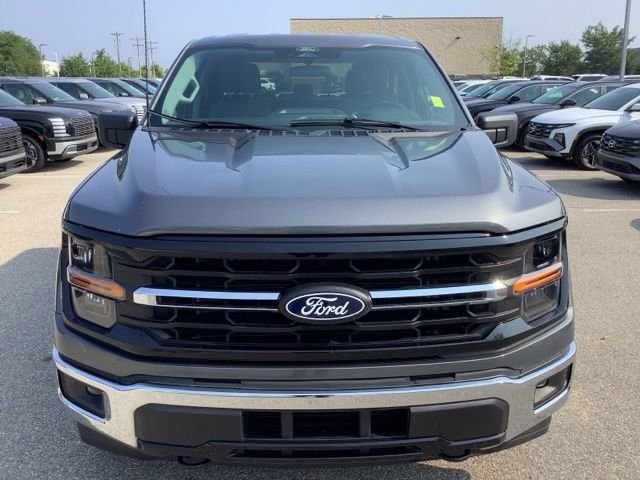 Used 2025 Carbon Gray Metallic Ford XLT image 2
