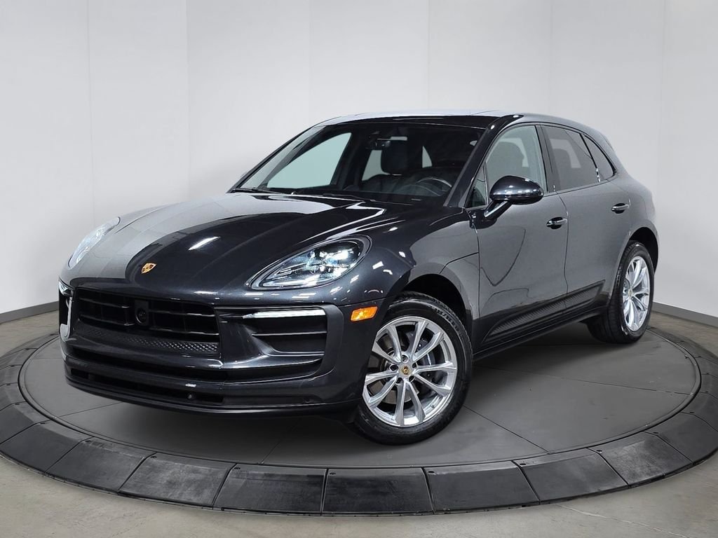 2023 Porsche Macan -'s photo