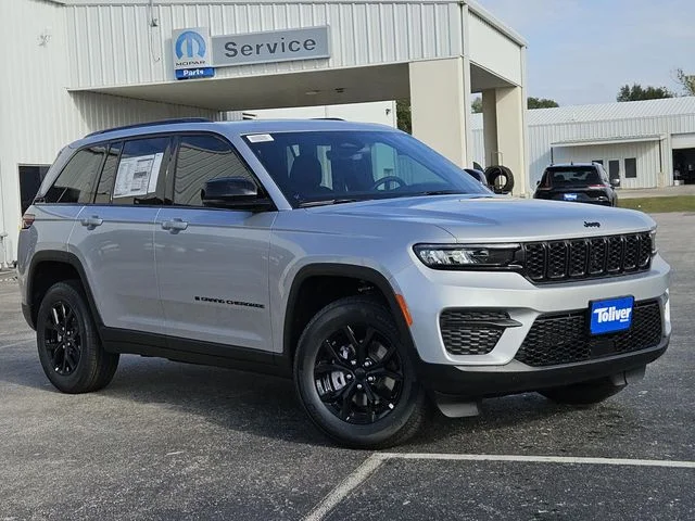 New 2025 Silver Zynith Exterior Paint Jeep Laredo image 2