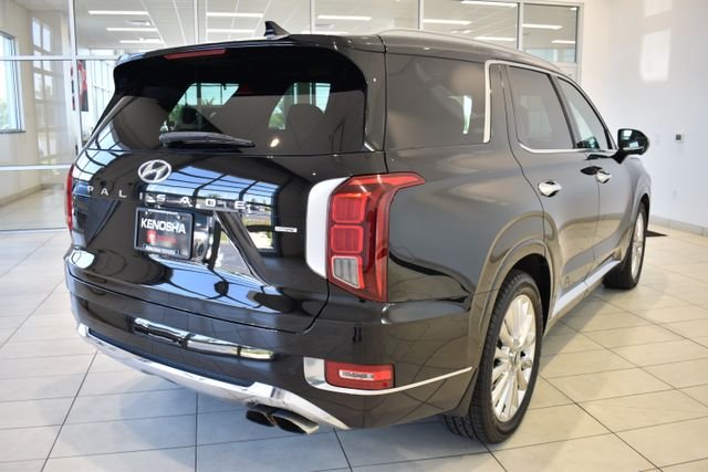 Used 2020 Black Hyundai Limited image 10