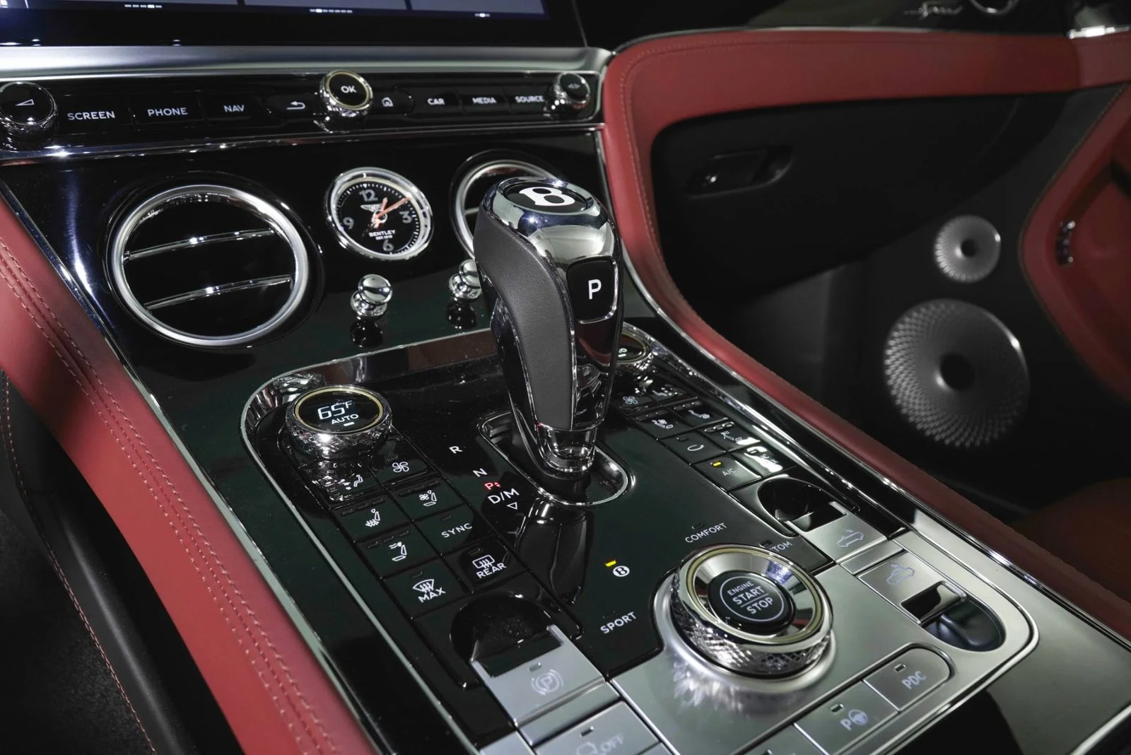 Used 2022 White Bentley  image 21