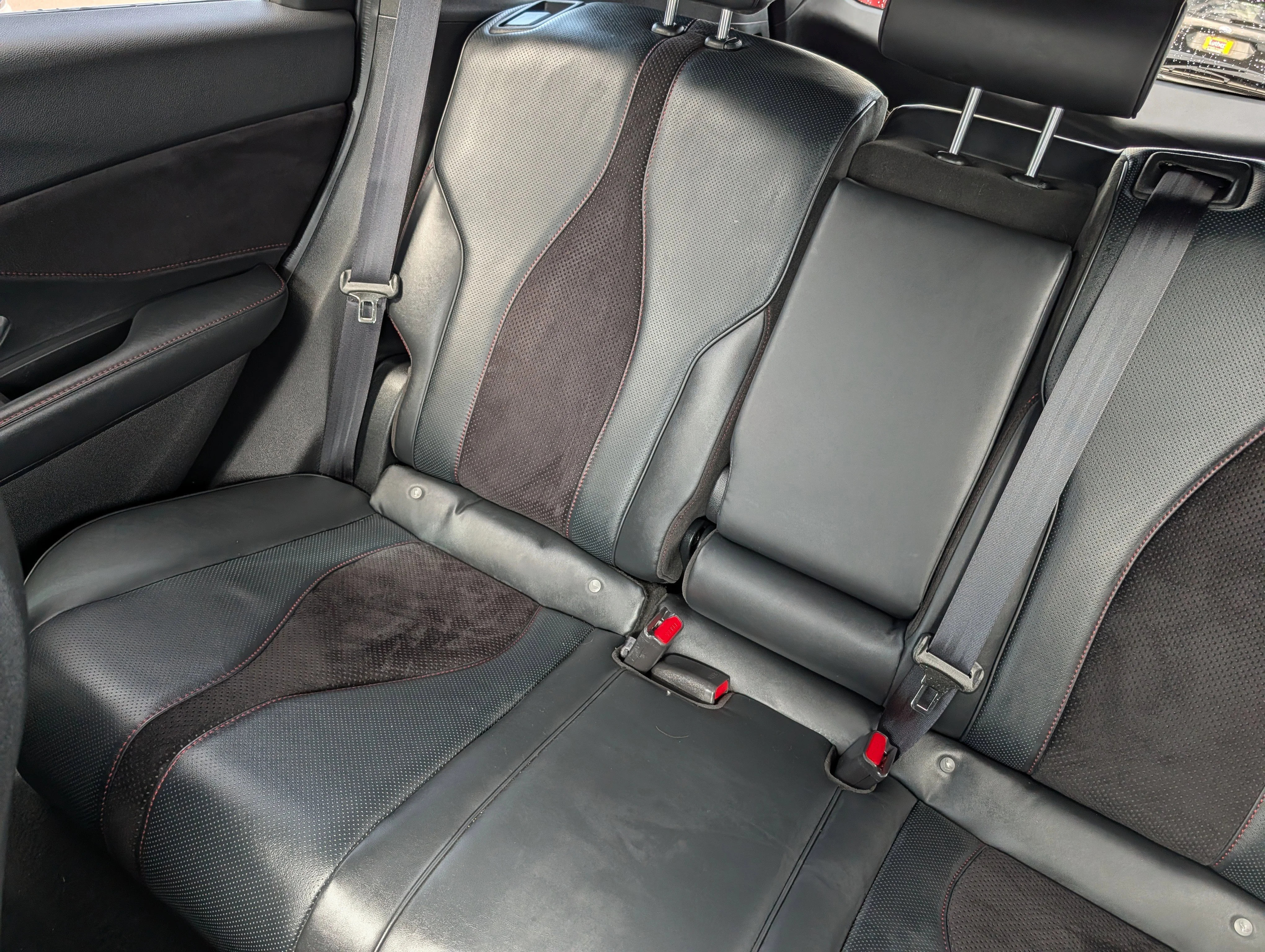 Used 2022 Lunar Silver Metallic Acura w/A-Spec Advance Package image 12