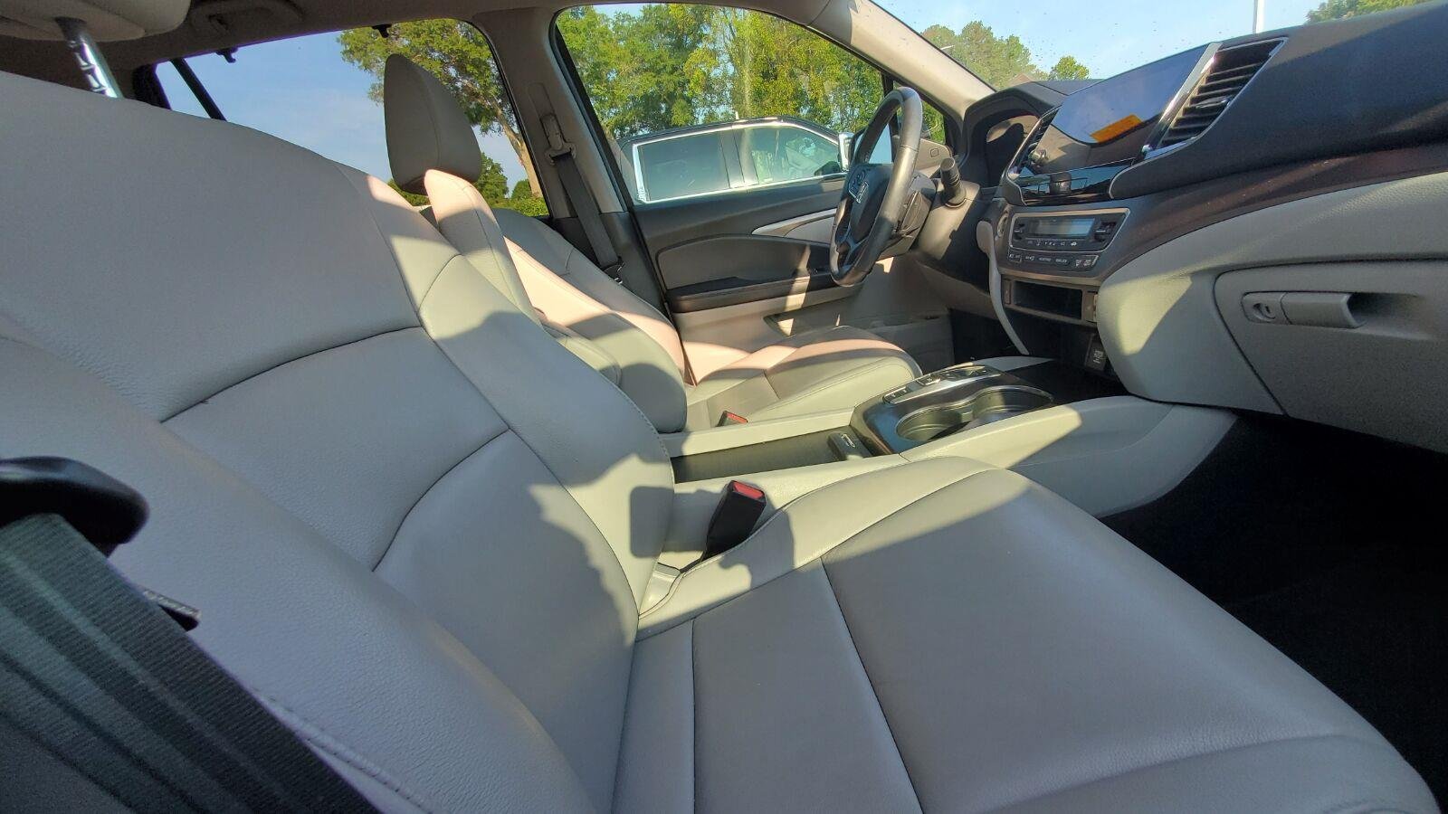 Used 2022 Modern Steel Metallic Honda EX-L image 4