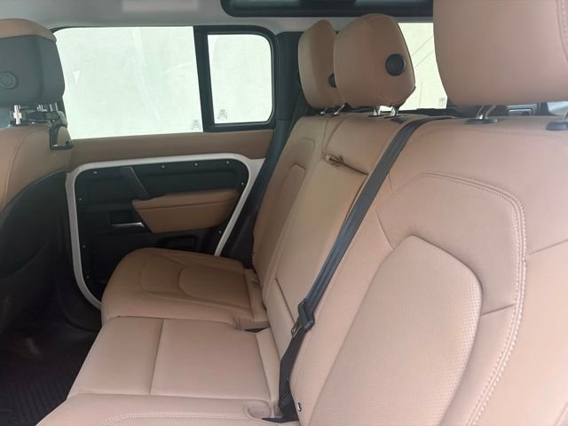Certified Used 2026 Fuji White Land Rover S image 12
