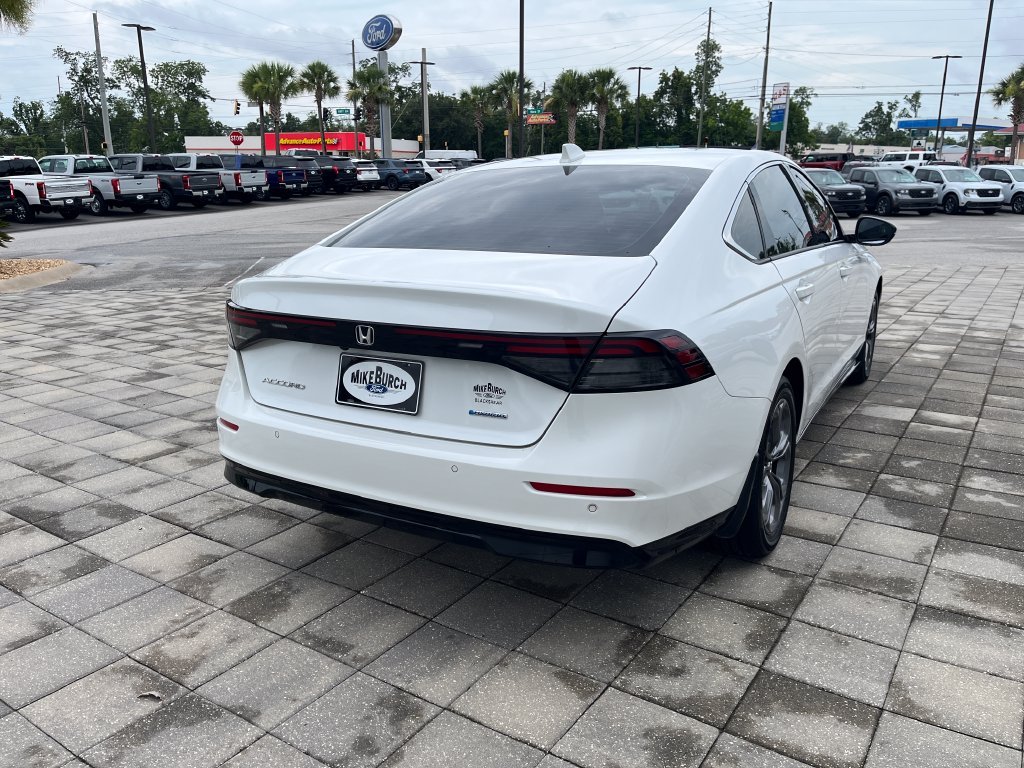 Used 2025 Platinum White Honda EX-L image 6