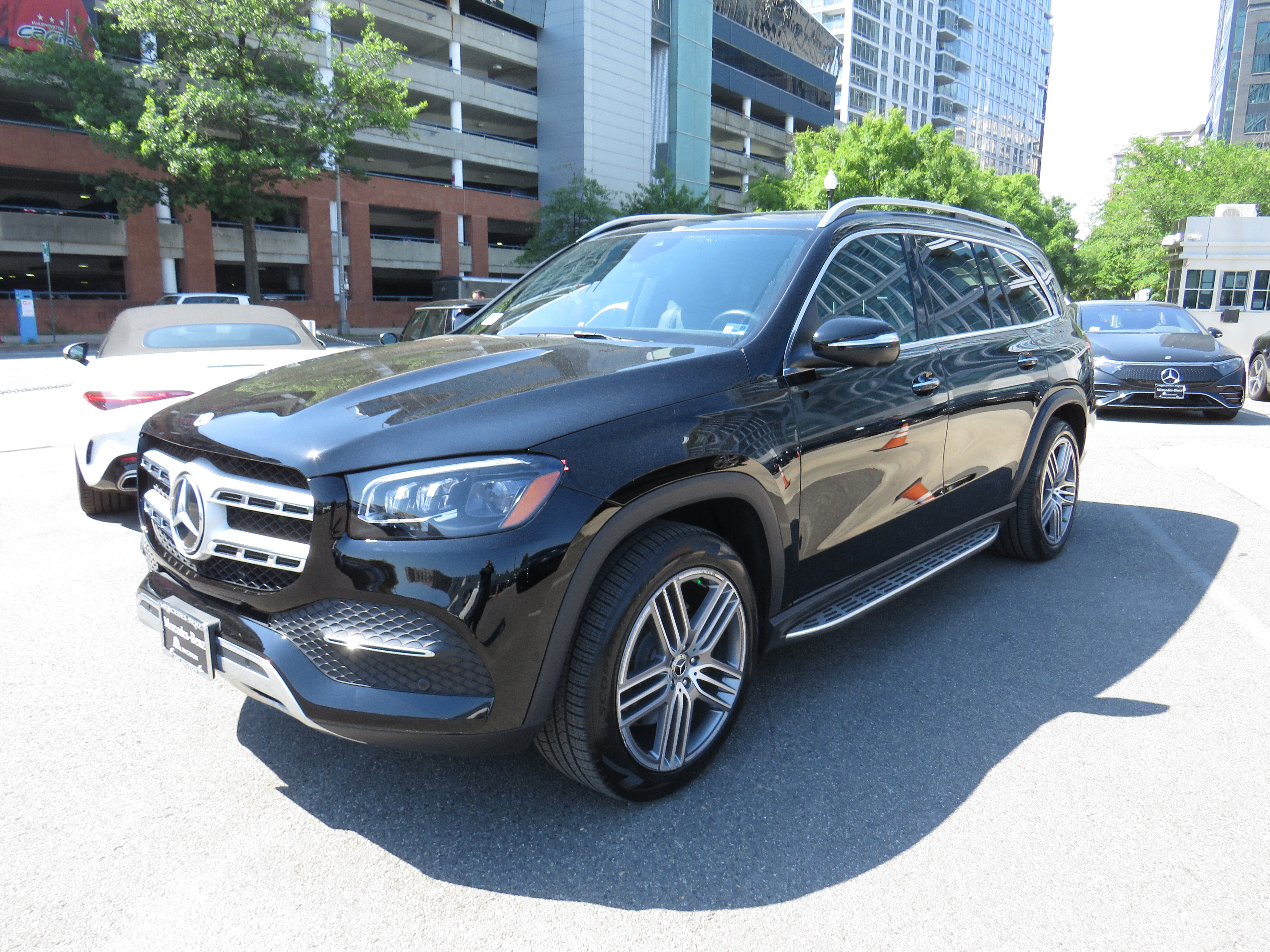2022 Mercedes-Benz GLS GLS450's photo