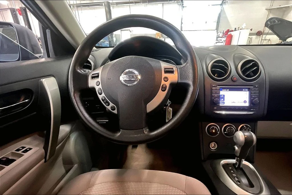 Used 2011 Black Nissan SV image 4
