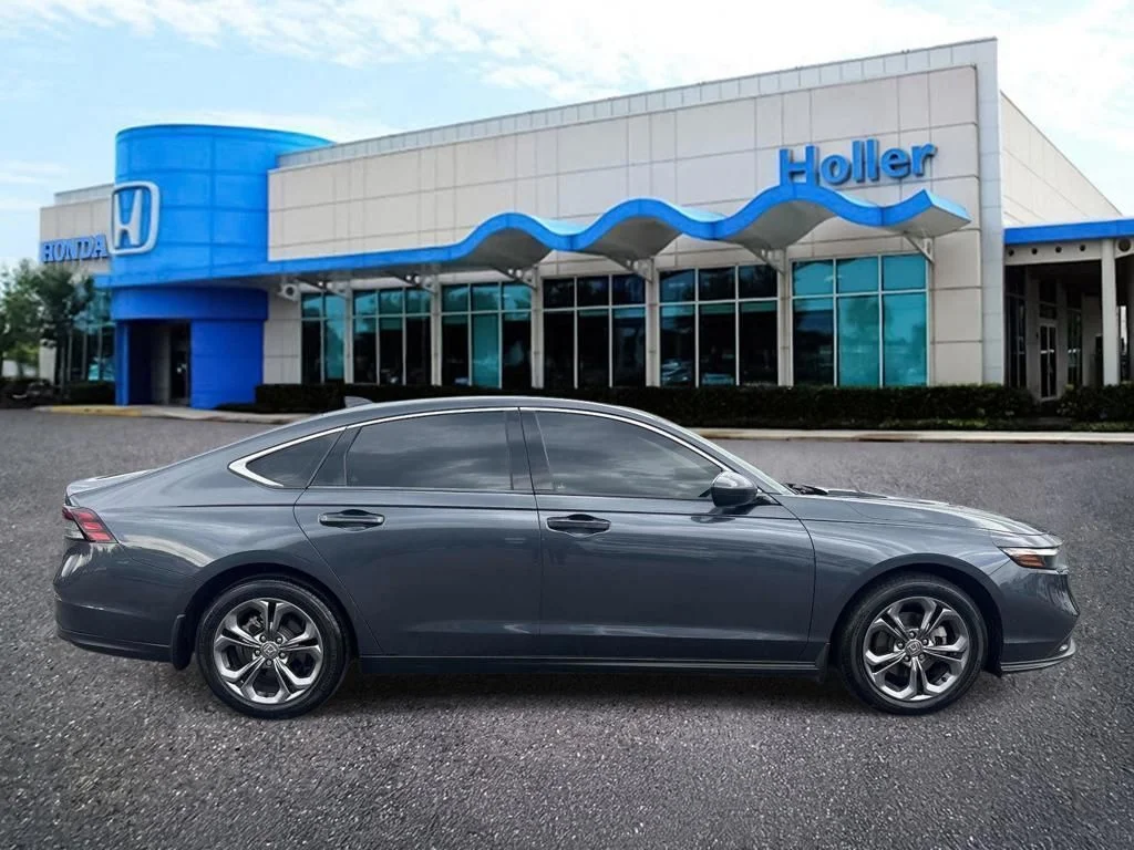 Used 2023  Honda EX image 1