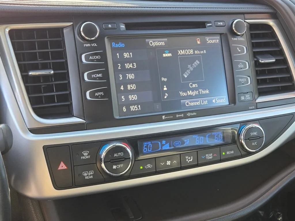 Used 2018 Shoreline Blue Pe Toyota SE image 21