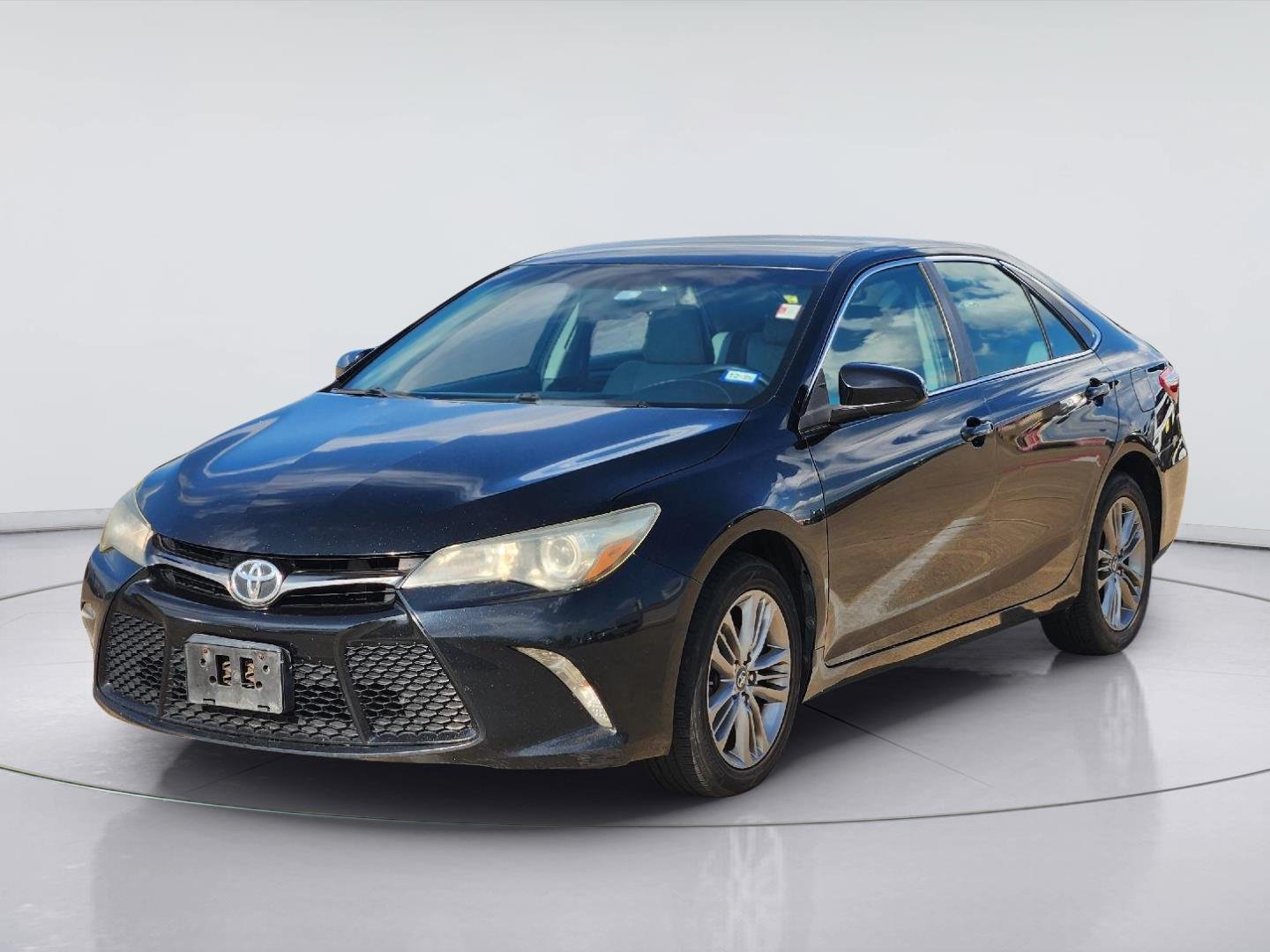 Used 2016 Midnight Black Metallic Toyota SE image 3