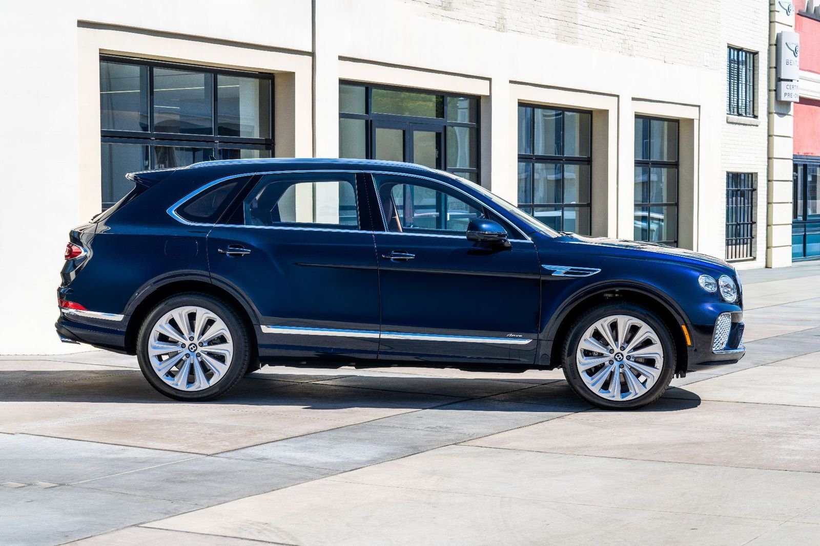 2024 Bentley Bentayga Azure - Photo 23