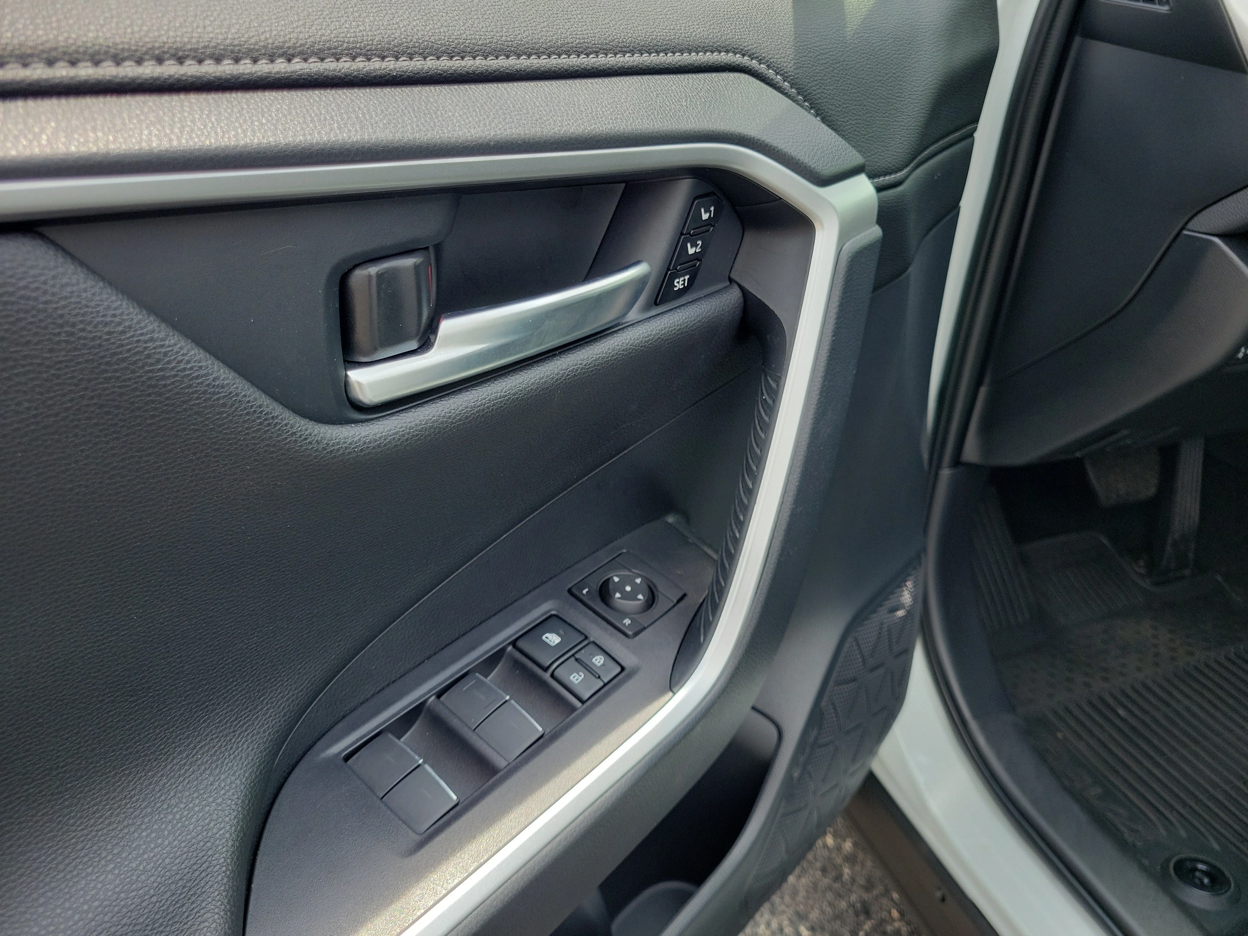 Certified Used 2024 Wind Chill Pearl Toyota Limited image 18
