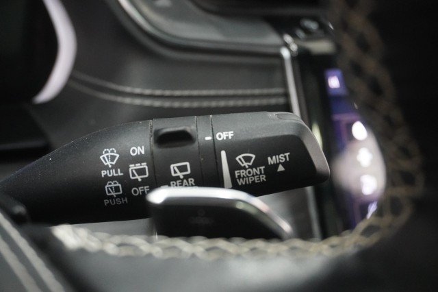 Used 2023 Diamond Black Crystal Pearlcoat Jeep Overland image 28