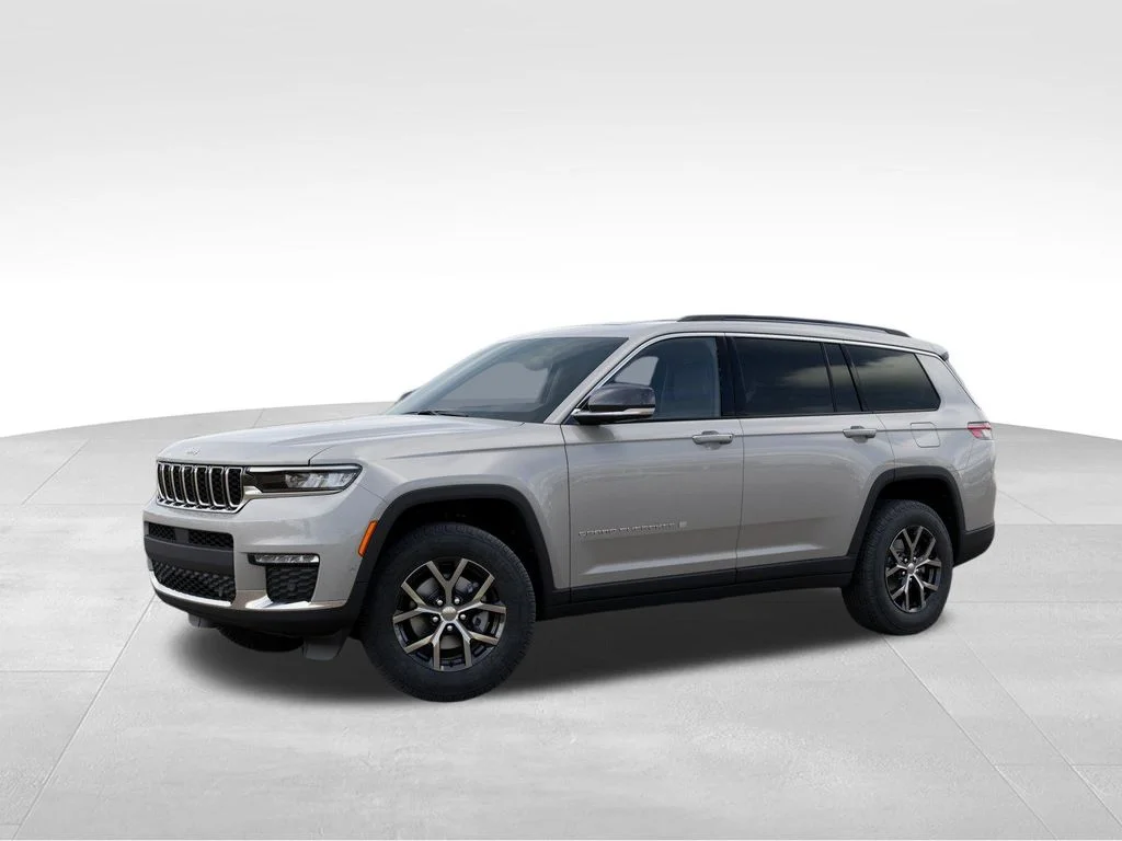 Used 2025 Silver Jeep Limited image 2