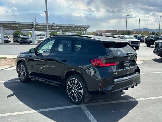 Used 2023 Black BMW xDrive28i image 3