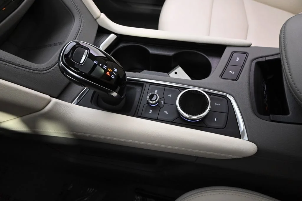New 2025 Crystal White Tricoat Cadillac Premium Luxury image 32