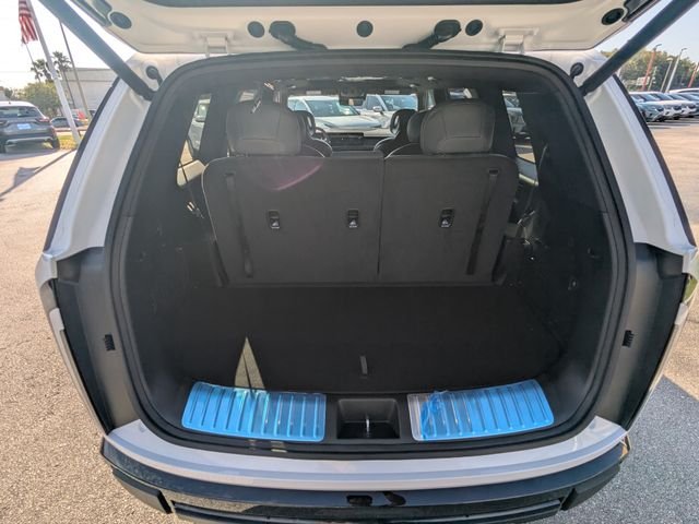 New 2027 Glacial White Pearl Kia X-LINE SX image 13