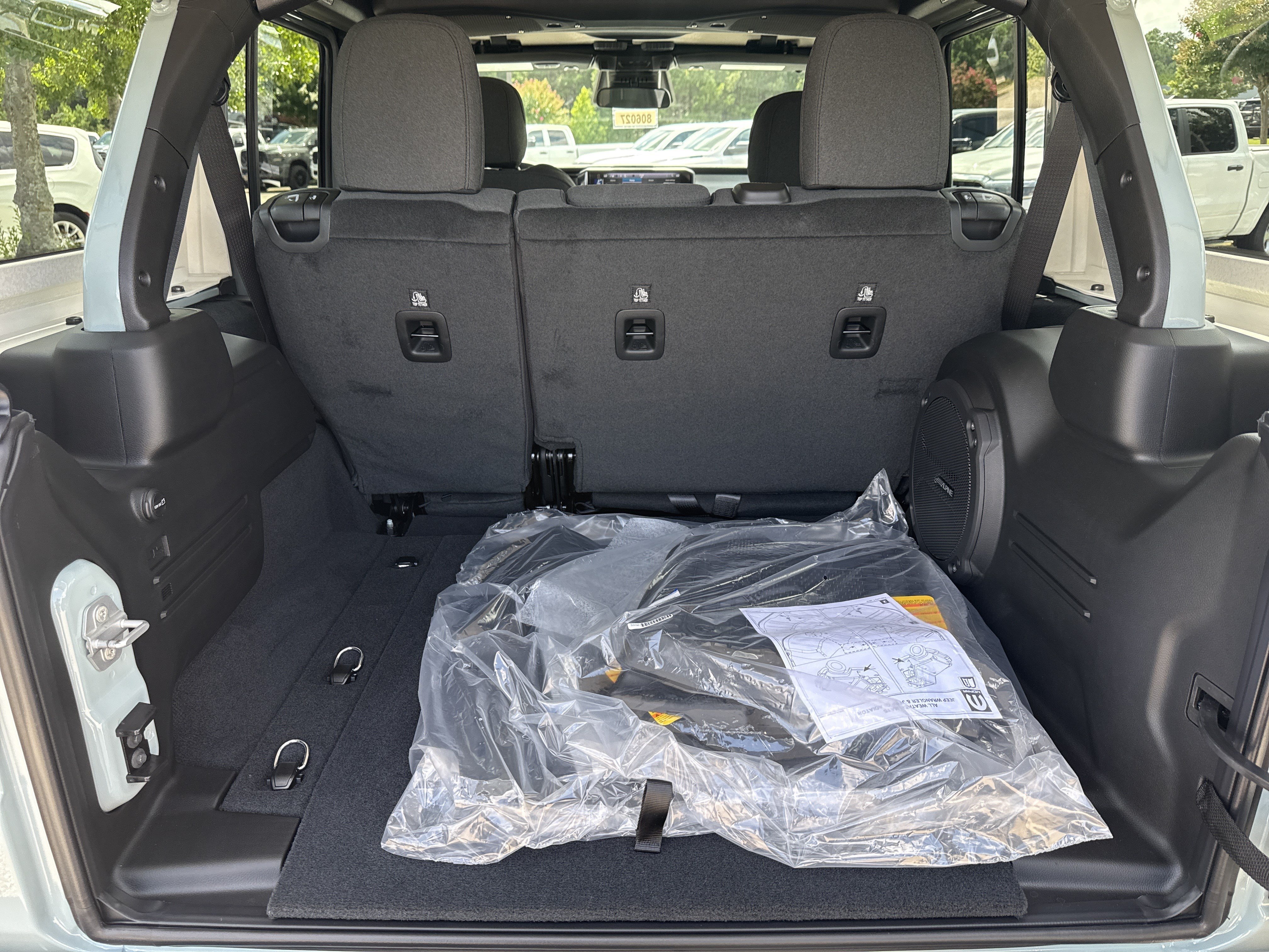 New 2026 Earl Clearcoat Jeep Sport S image 20