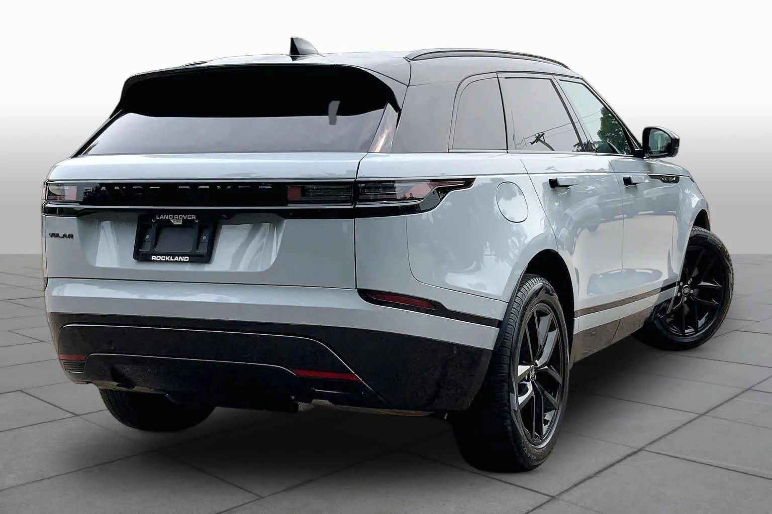 Used 2026 GRAY Land Rover Dynamic SE image 13