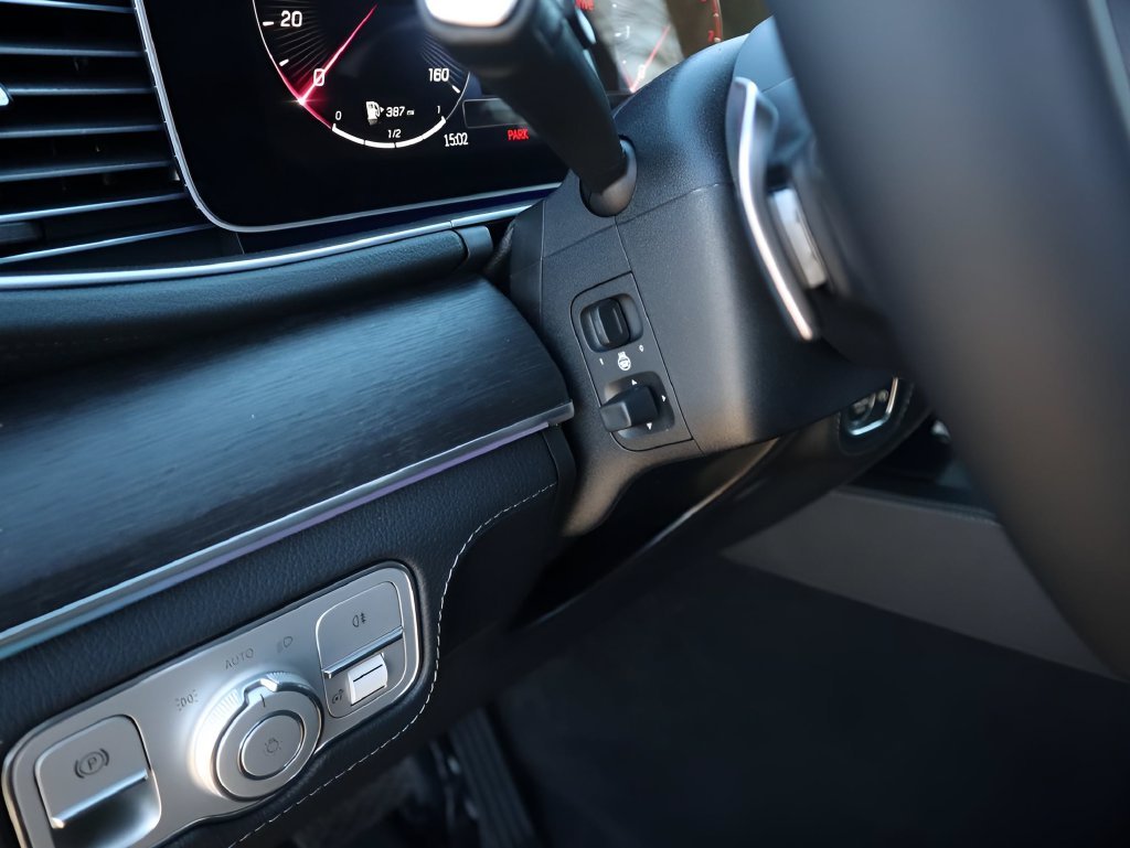 Used 2026 Obsidian Black Metallic Mercedes-Benz GLE 450 image 36