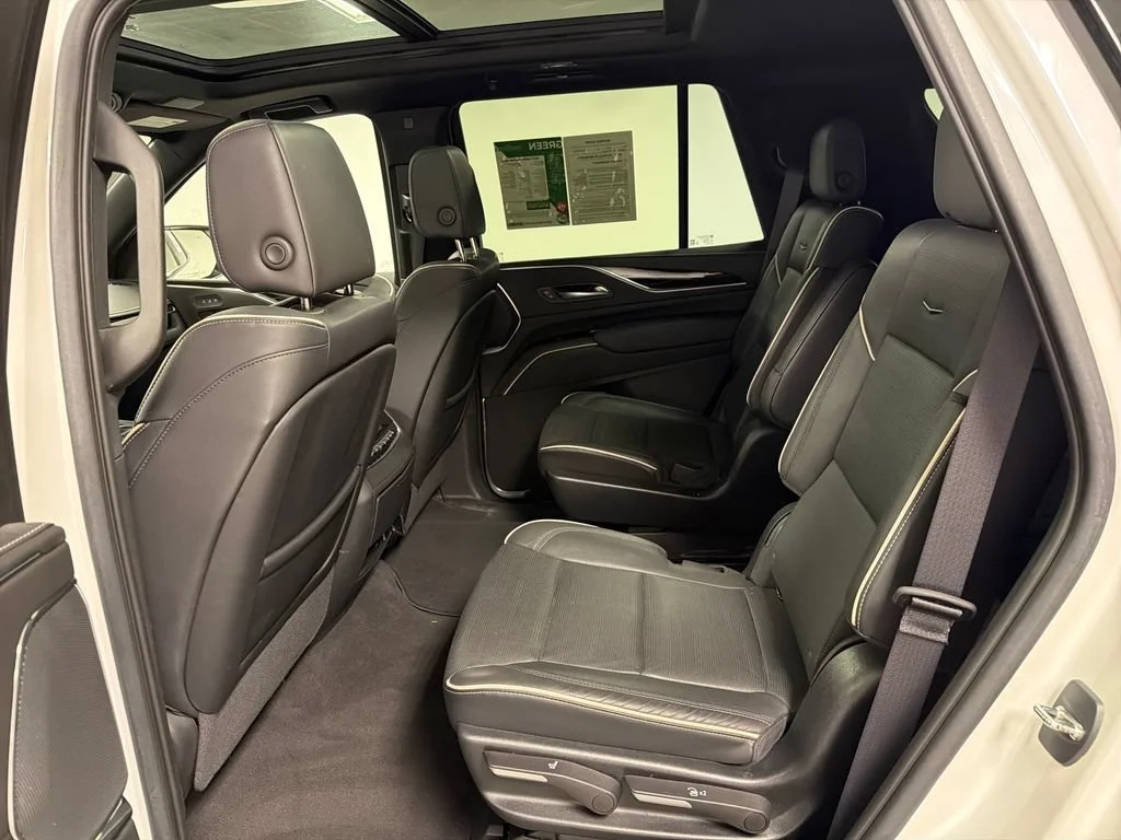 2023 Cadillac Escalade Sport - Photo 31