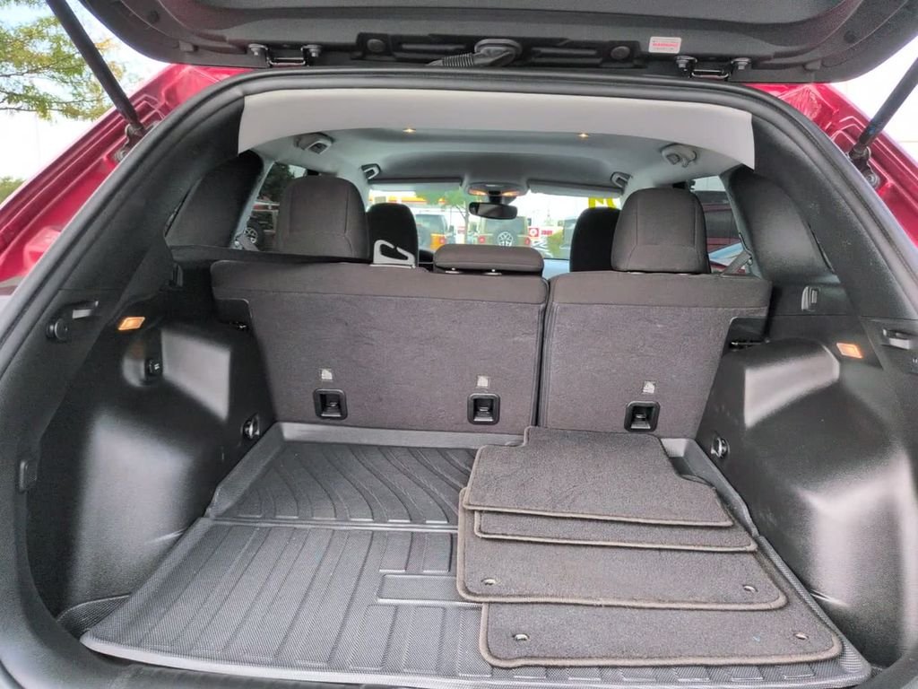 Certified Used 2021 Velvet Jeep Latitude image 9