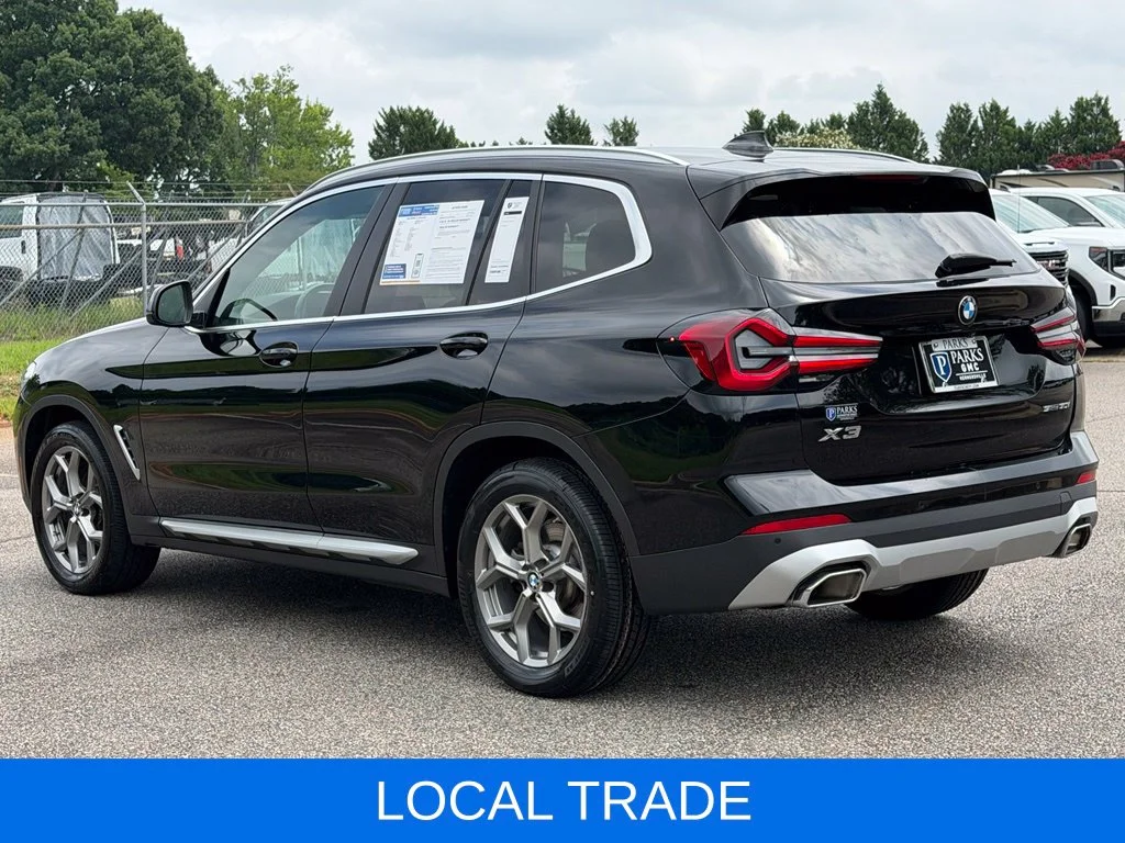 Used 2023 Black BMW sDrive30i image 3