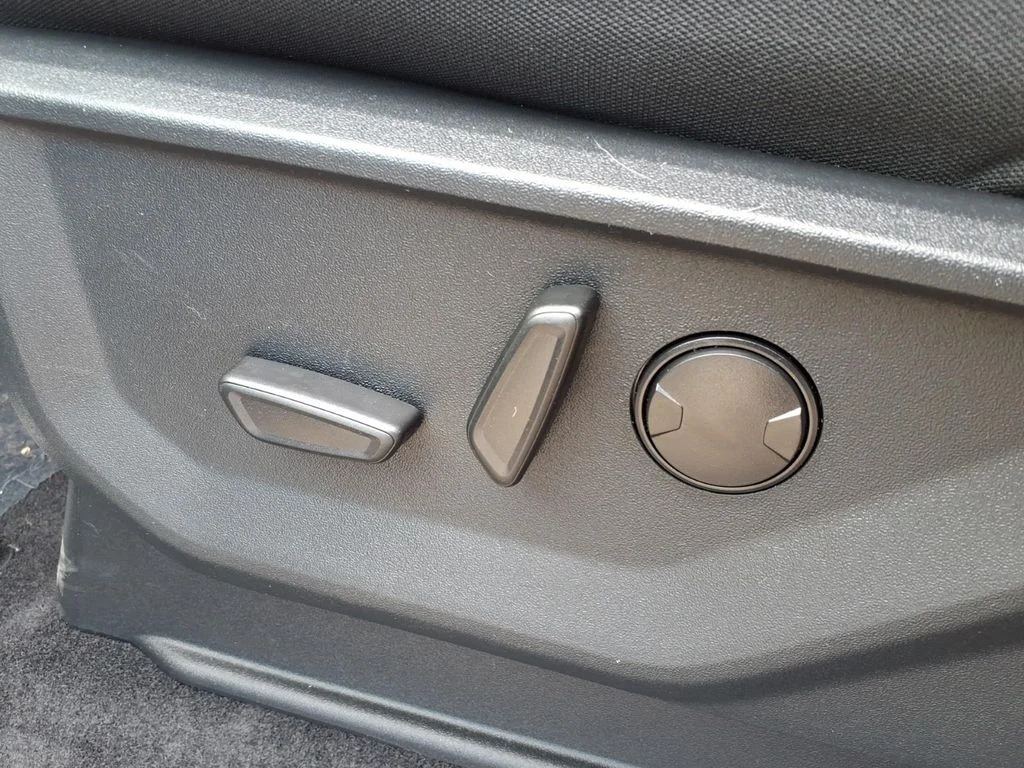 New 2026 Carbonized Gray Metallic Ford XLT image 16
