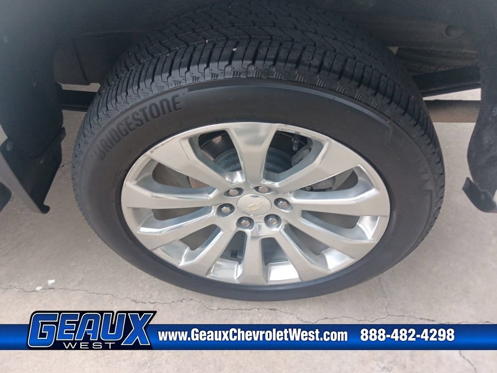 Used 2019 IRIDESCENT PEARL TRICOAT Chevrolet High Country image 17