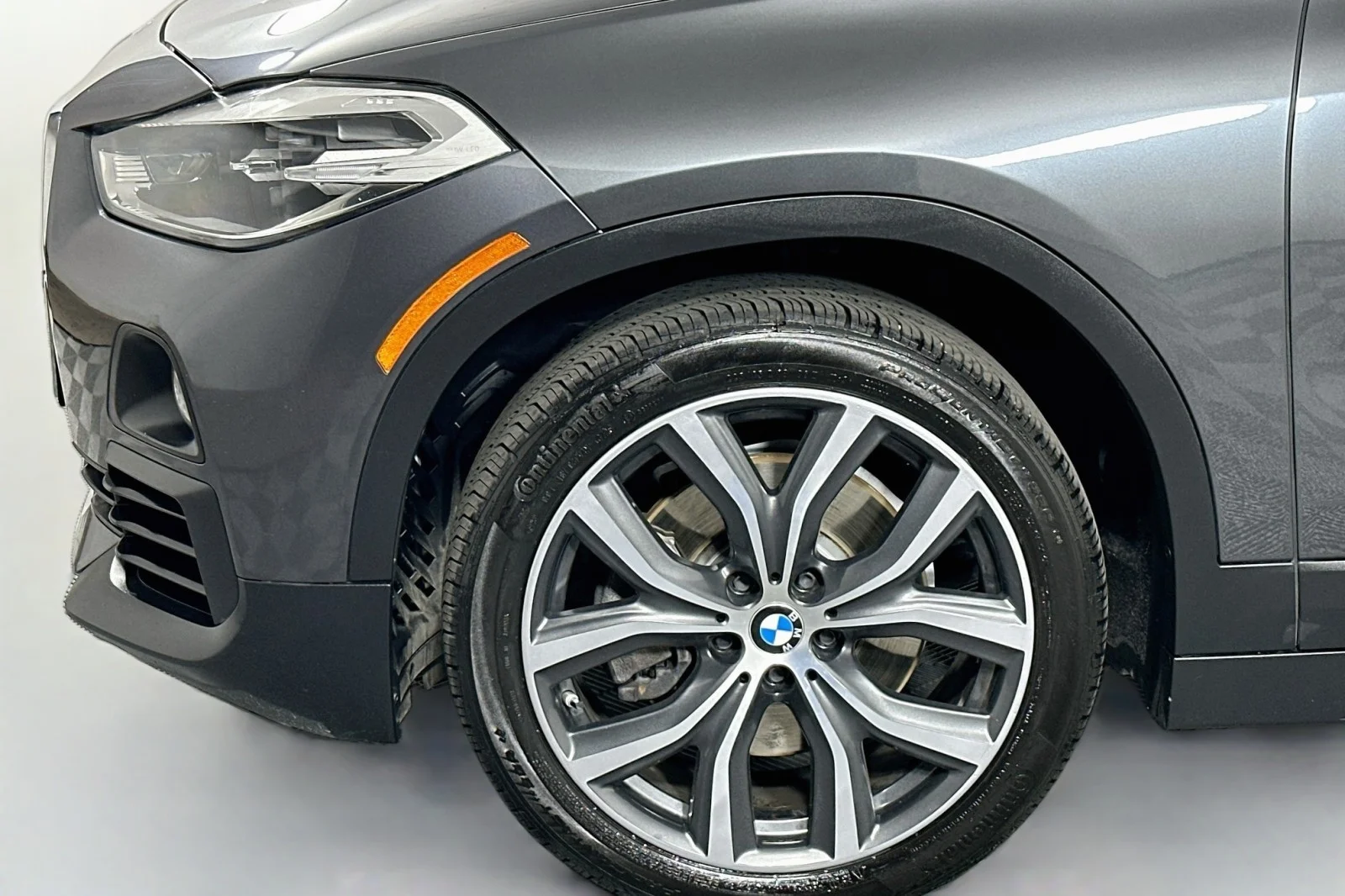 Used 2018 Mineral Gray Metallic BMW xDrive28i image 12