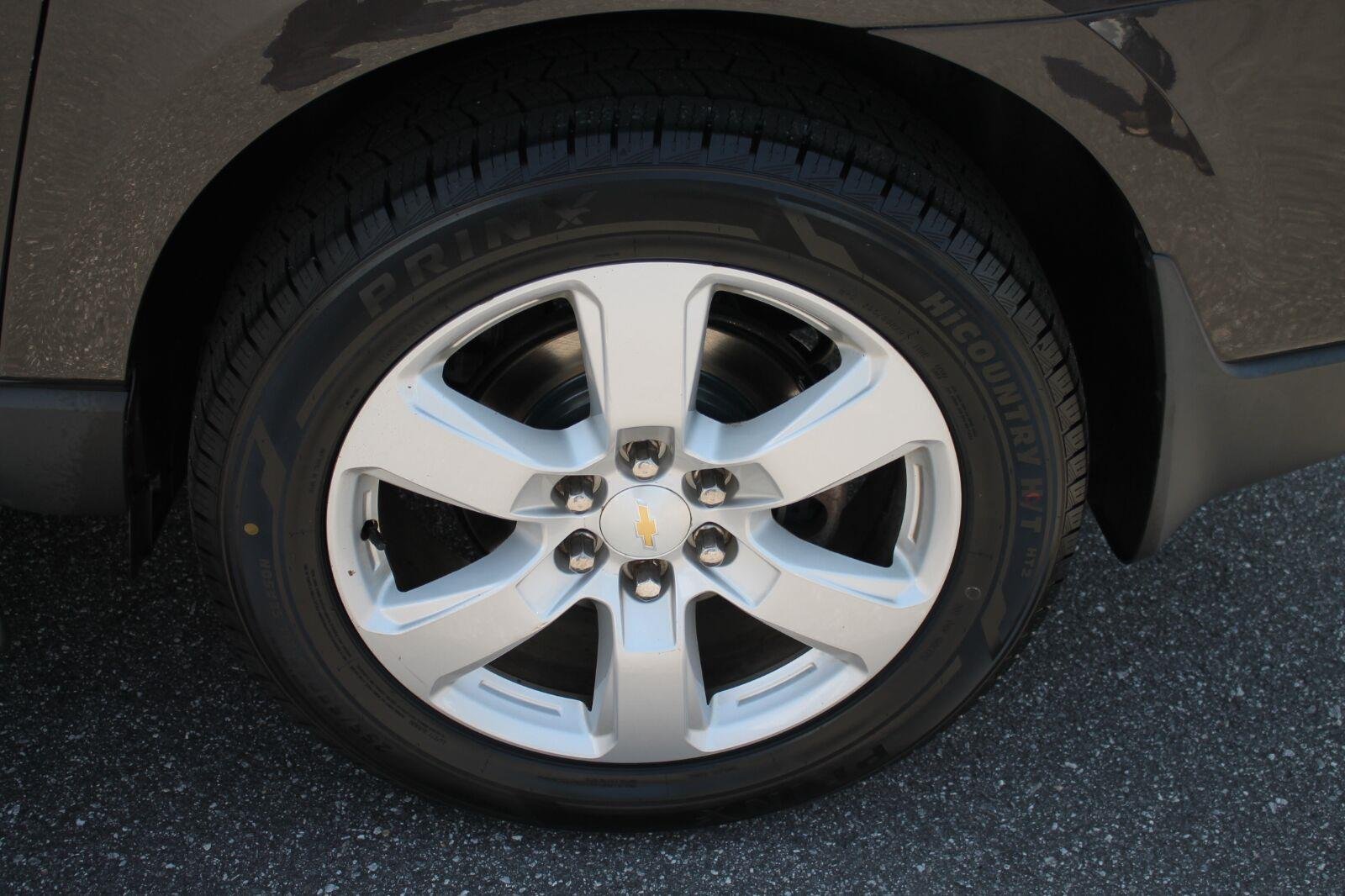 Used 2016 TUNGSTEN METALLIC Chevrolet LT image 31