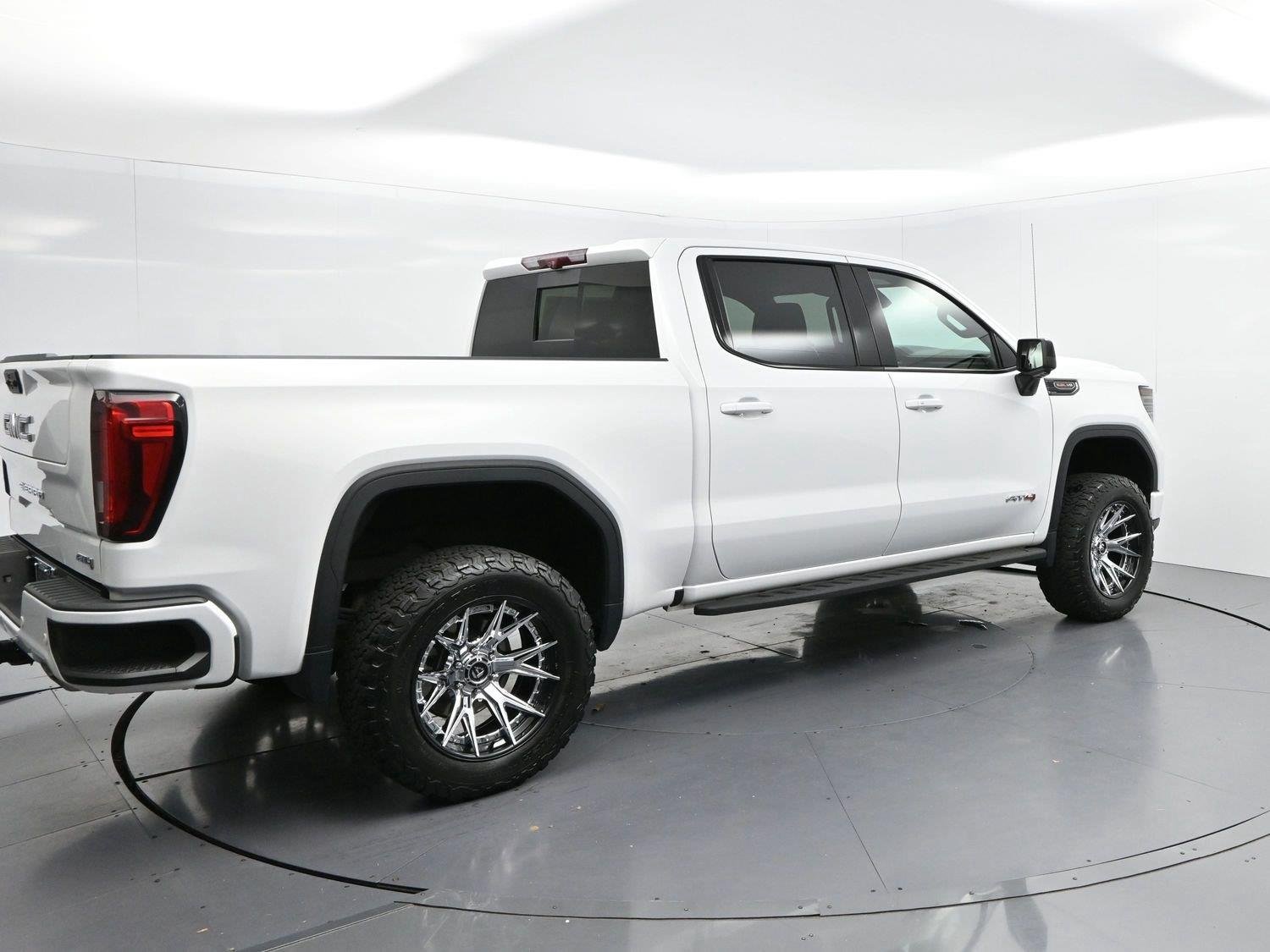 Used 2023 SUMMIT WHITE GMC AT4 image 7