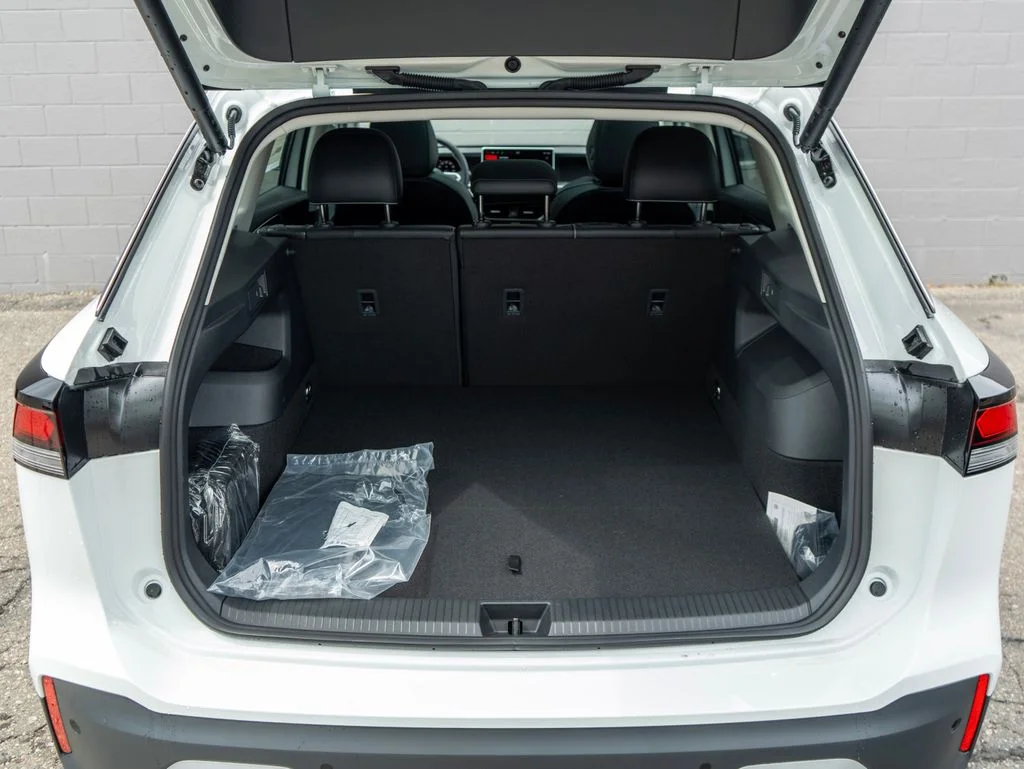 New 2026 Pure White Volkswagen 2.0T SE image 6