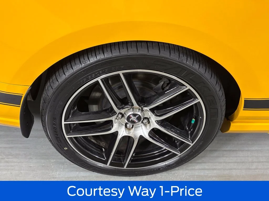 Used 2013 Yellow Ford Boss 302 image 13