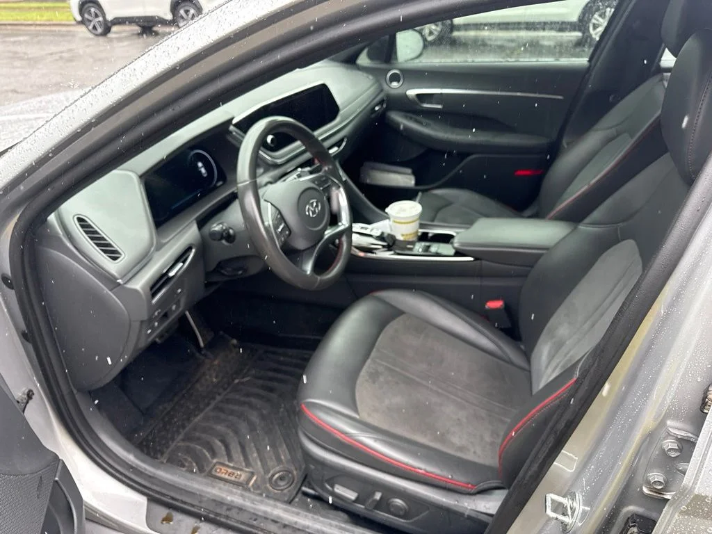 Used 2021 Silver Hyundai SEL Plus image 13