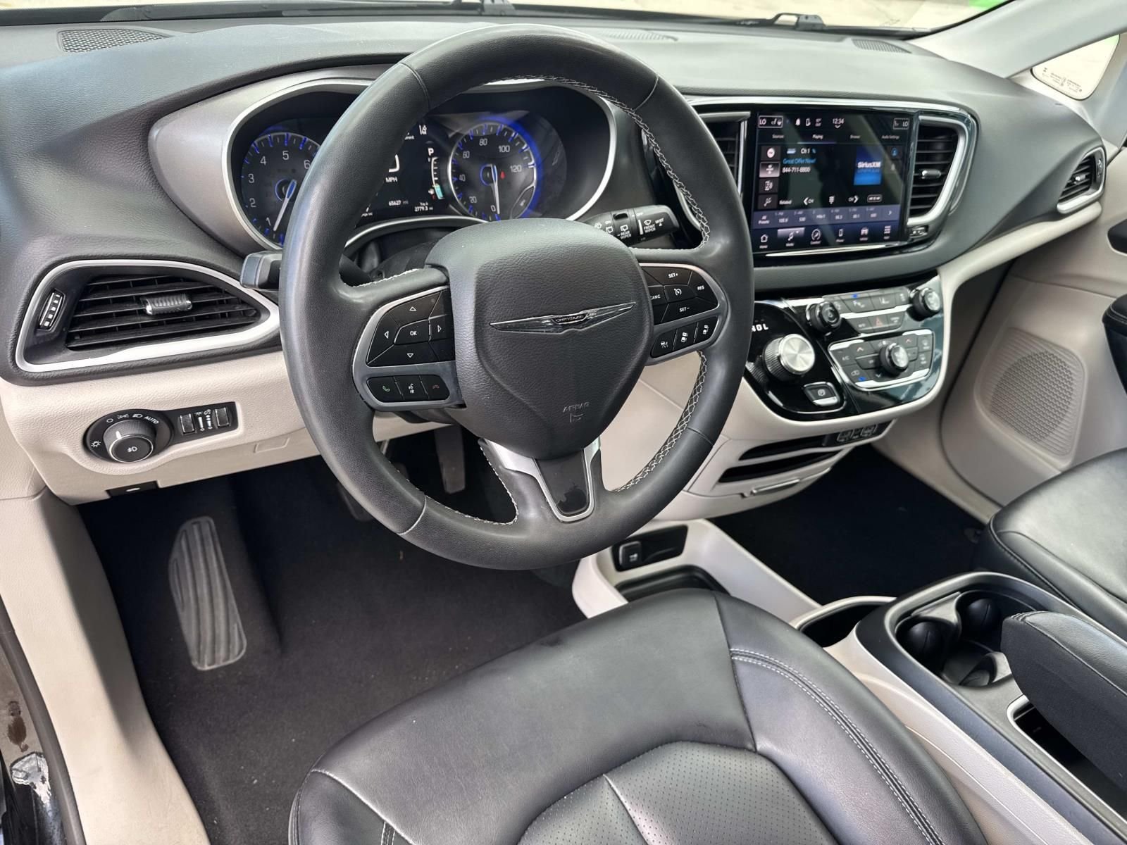 Used 2024 Black Chrysler Touring L image 18