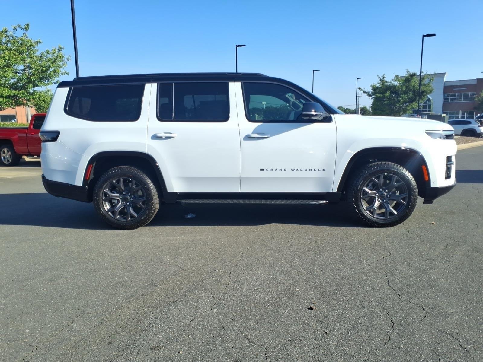 New 2026 Bright White Clear-Coat Exterior Paint Jeep Upland image 16