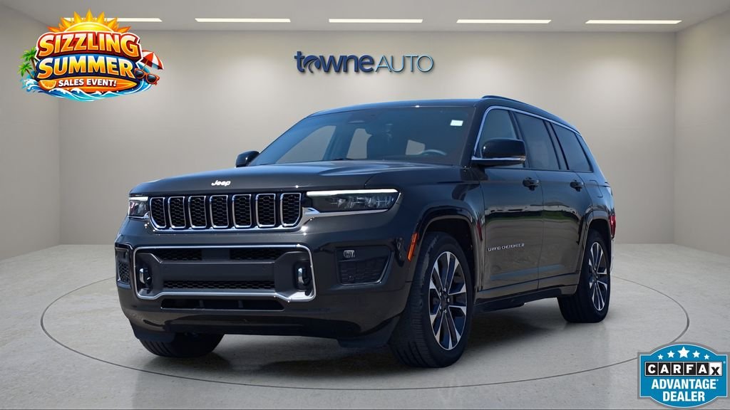 Used 2024 Gray Jeep Overland image 1
