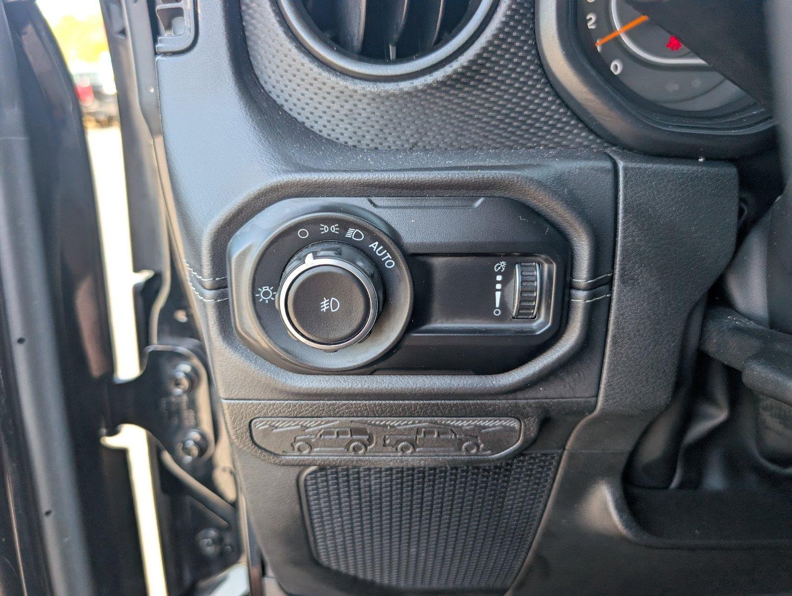 2025 Jeep Wrangler 4-Door Rubicon - Photo 33