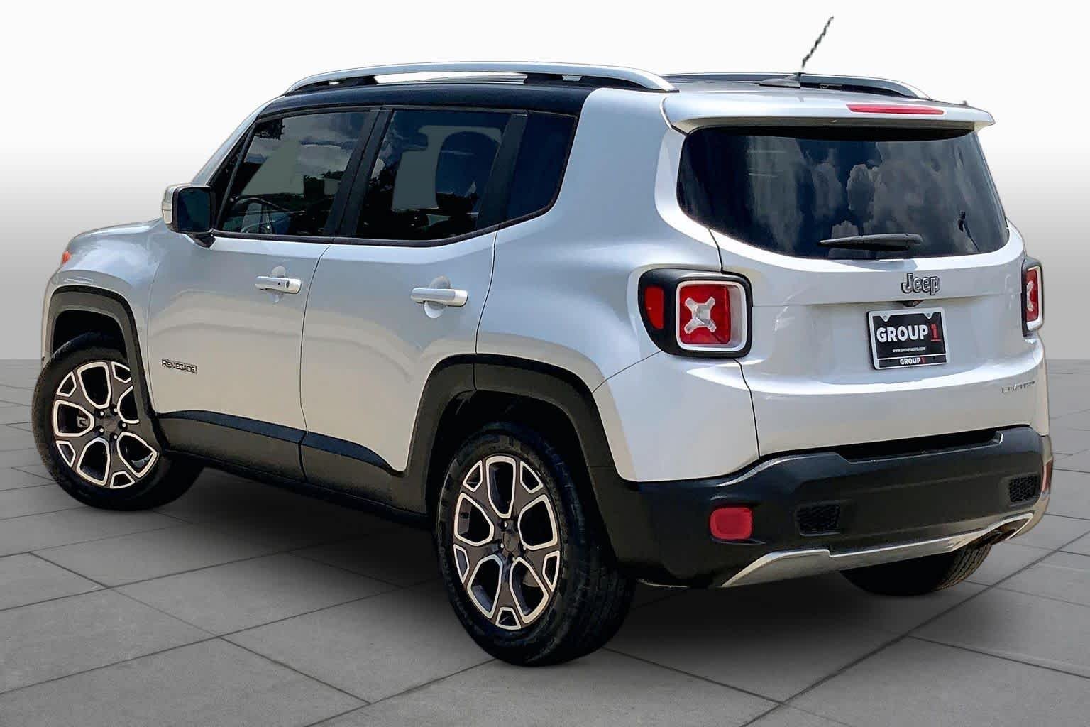 Used 2016 Glacier Metallic Jeep Limited image 12