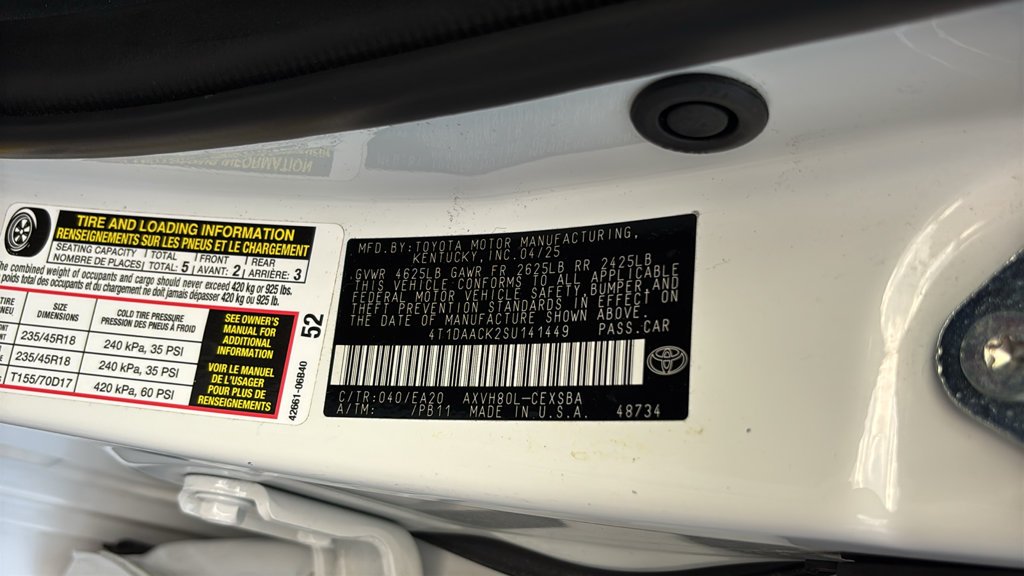 Used 2025 Ice Toyota SE image 33