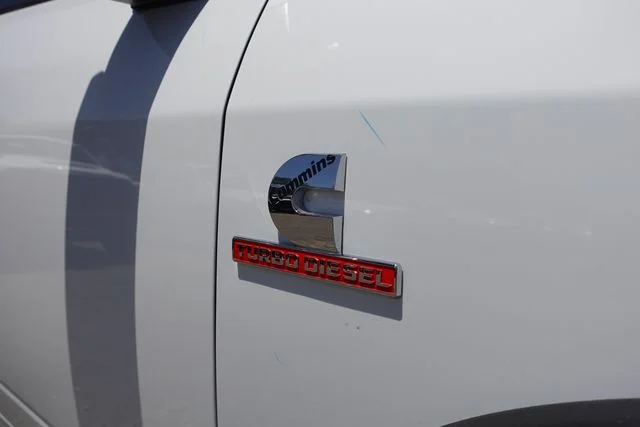 New 2025 Bright White Clear-Coat Exterior Paint RAM Tradesman image 7