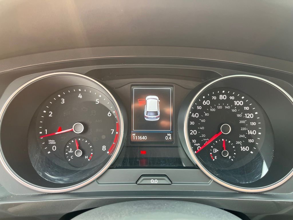 Used 2018 Black Volkswagen 2.0T SEL image 22