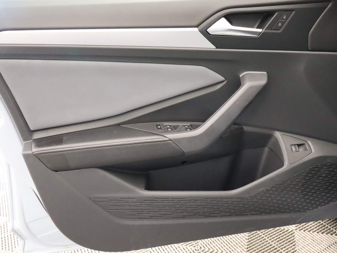 2026 Volkswagen Jetta SE - Photo 16
